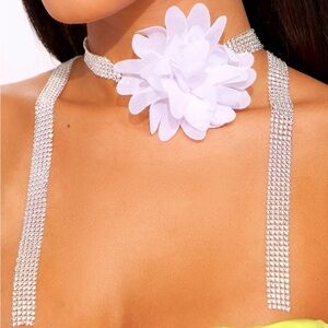 The Flower Girl Metallic Choker Necklace NEW 🏷️